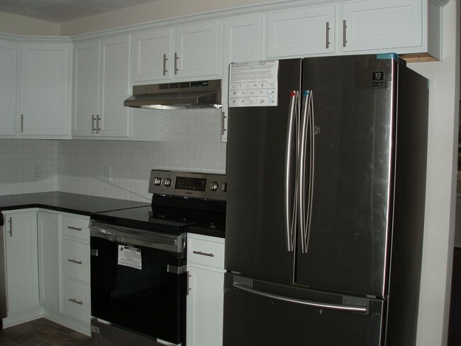 Building Photo - FOR RENT - 3 Bedroom / 1 Bath Ranch in Che...