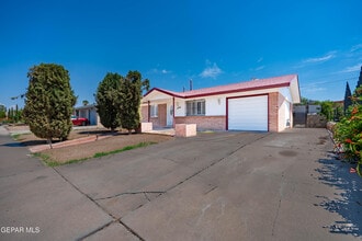 Building Photo - 11516 Meadowbrook Dr