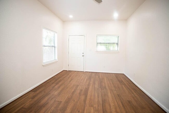 Building Photo - 5415 Palmer St