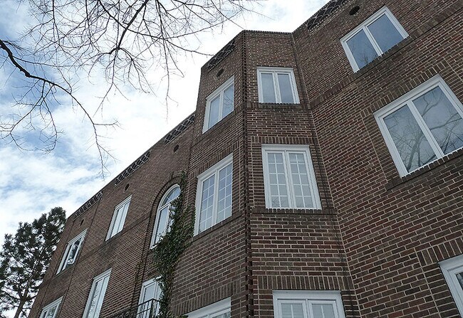 Building Photo - Boutique Apartments