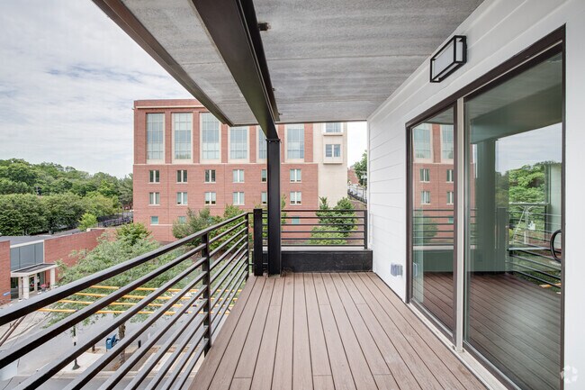3HAB, 2BA - 1,300 pies cuadrados - 12th & Court Lofts