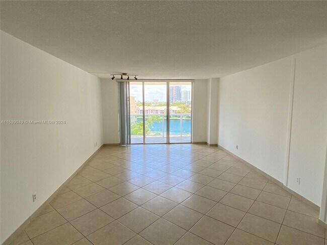 Building Photo - 3800 S Ocean Dr