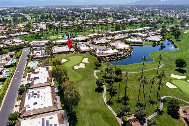 Foto del edificio - 115 Columbia Dr