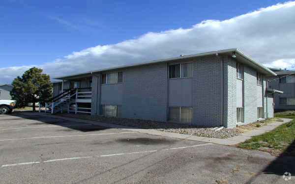 Building Photo - Bishop Court Apartments