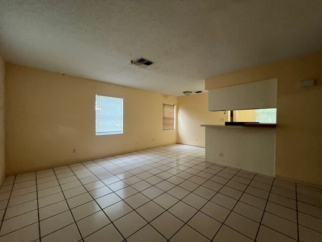 Foto del edificio - 2 bed/2 bath in Lakeland!