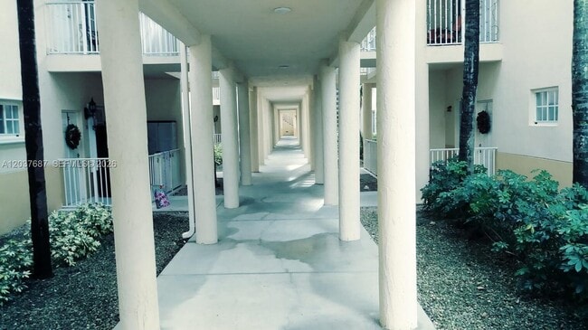 Foto del edificio - 6900 NW 179th St