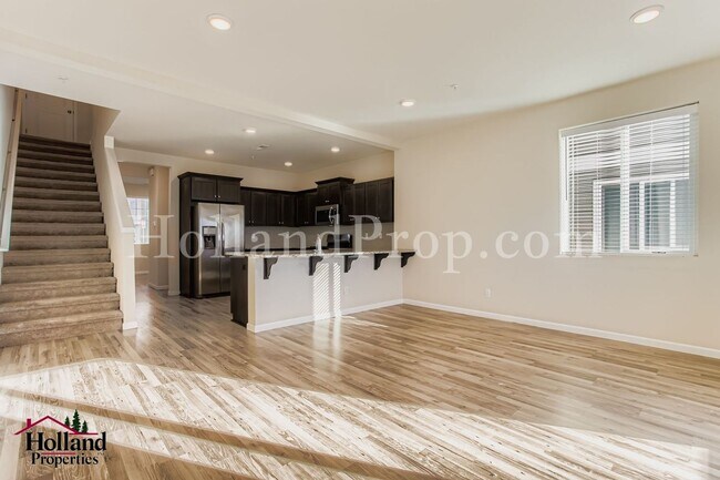 Building Photo - We just lower our price. 3 BEDROOM 2.5 Bath in a great location!!!