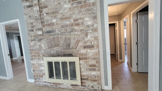 Building Photo - 12714 Corning Dr