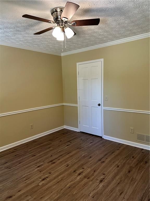 Foto del edificio - 3305 Maple Ridge Ct