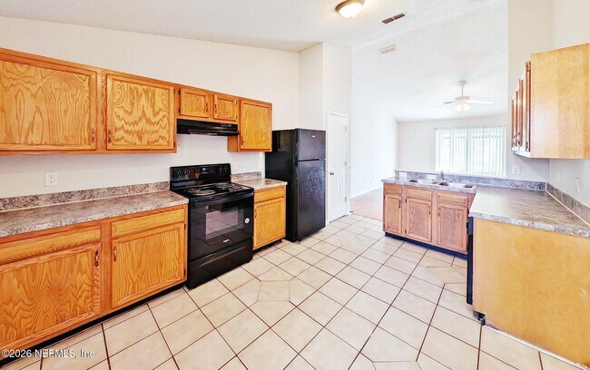 Building Photo - 10850 Wahine Dr N