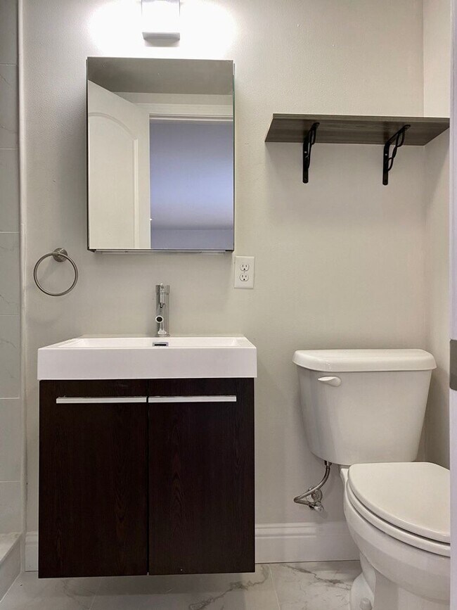 Foto del edificio - 7916-18 Hickory