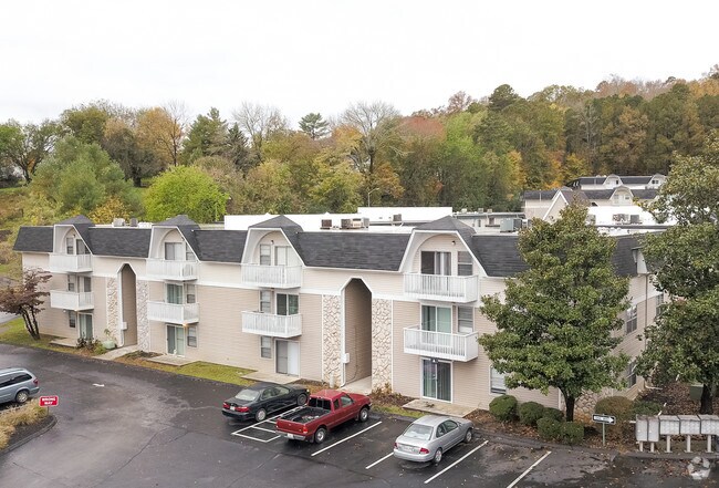 Foto principal - The Reserve at Red Bank Apartment Homes