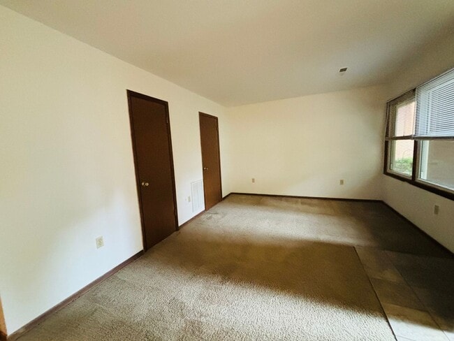Building Photo - 1744 Donlee Dr