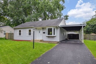 Building Photo - 828 Valley Ln