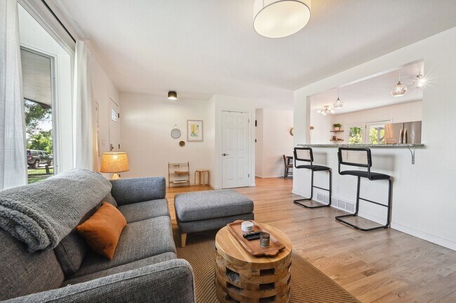 Foto del edificio - Amazing Arvada Home available now!