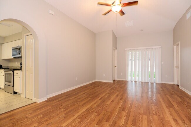 Foto del edificio - 30932 Midtown Ct