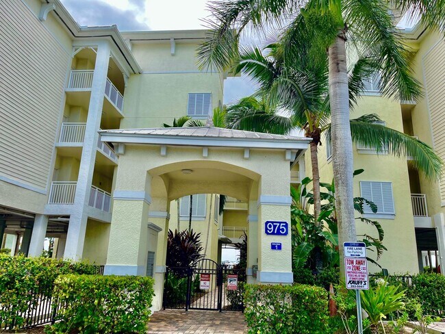 Foto del edificio - 975 NW Flagler Ave