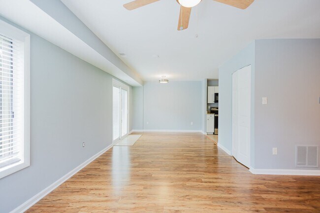 Building Photo - Cozy 3 BR/2.5 BA Townhome in Columbia!