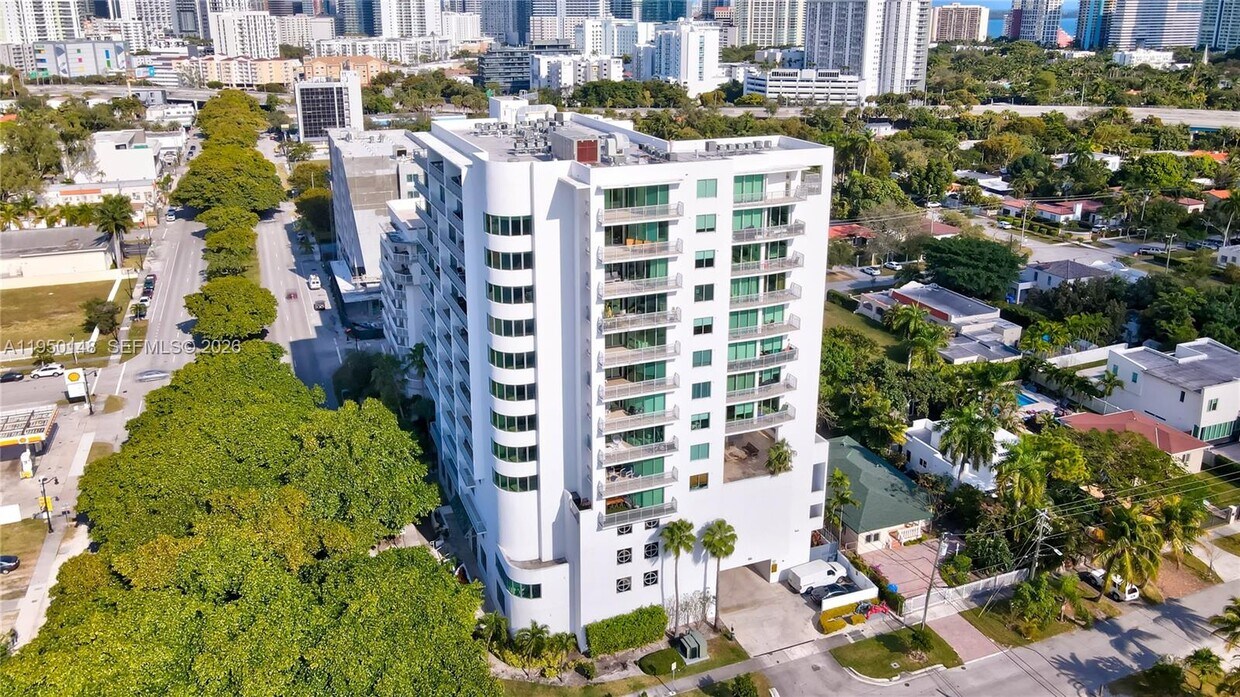 Building Photo - 2021 SW 3rd Ave