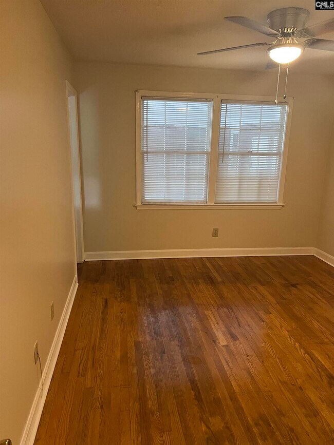 Foto del edificio - 1328 Fairview Dr