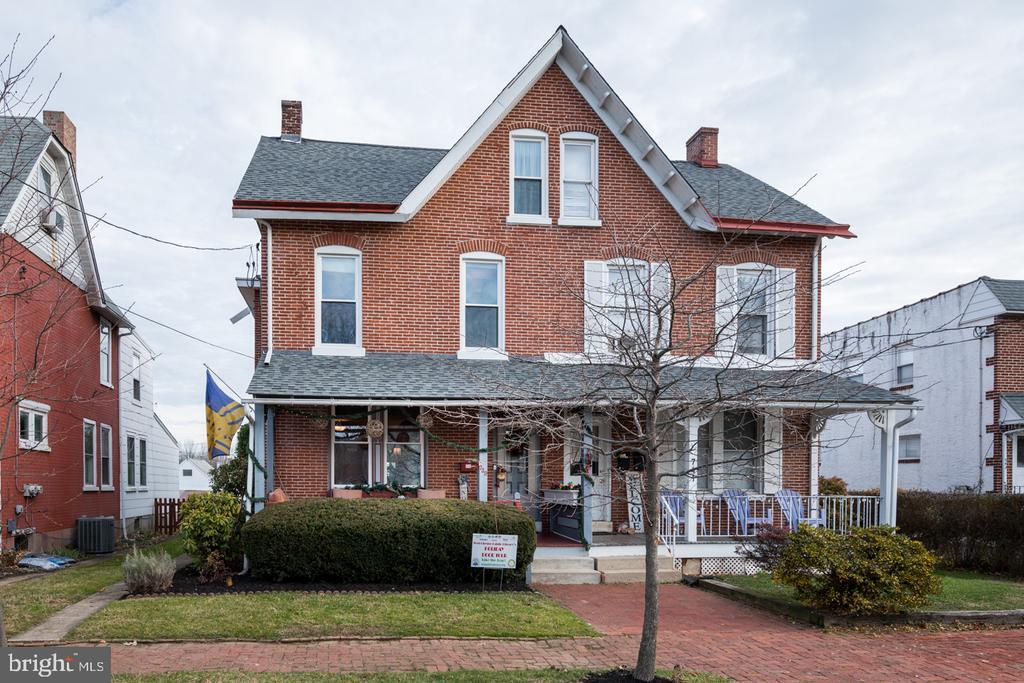 Foto principal - 739 S Matlack St