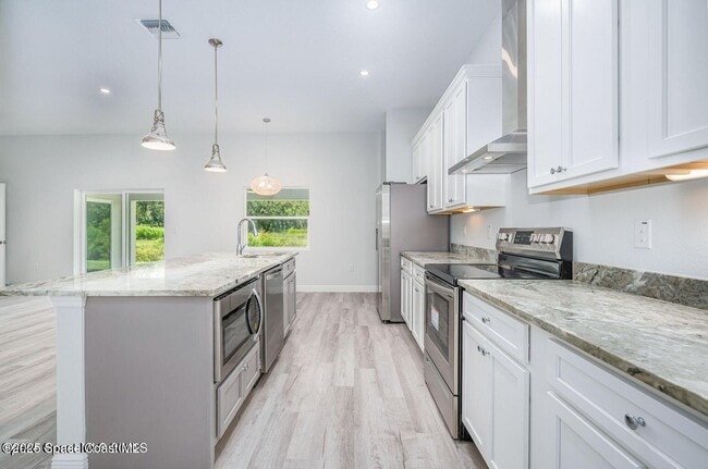 Foto del edificio - 2128 Arnold Palmer Dr