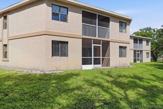 Building Photo - 2625 Heathcote Dr