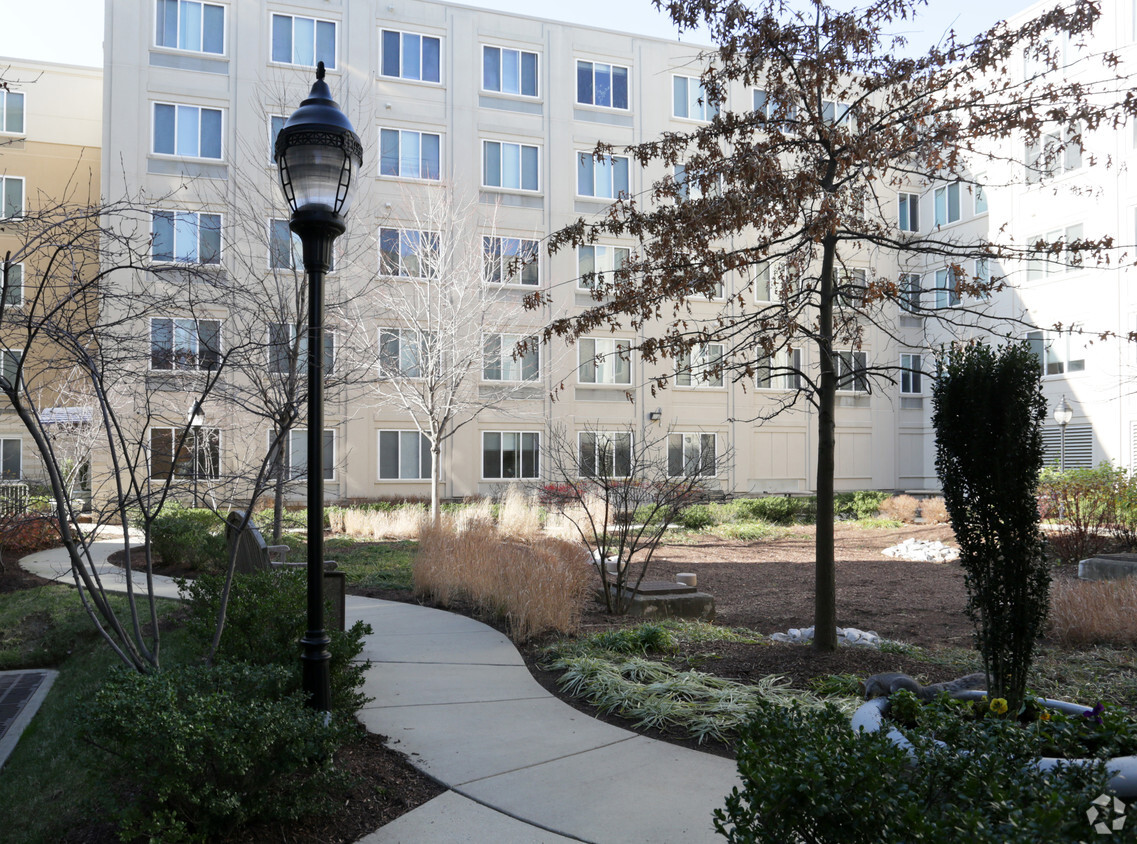 Building Photo - Carroll Apartments