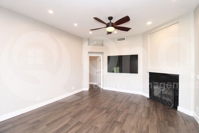 Foto del edificio - 6022 E Carriage Dr