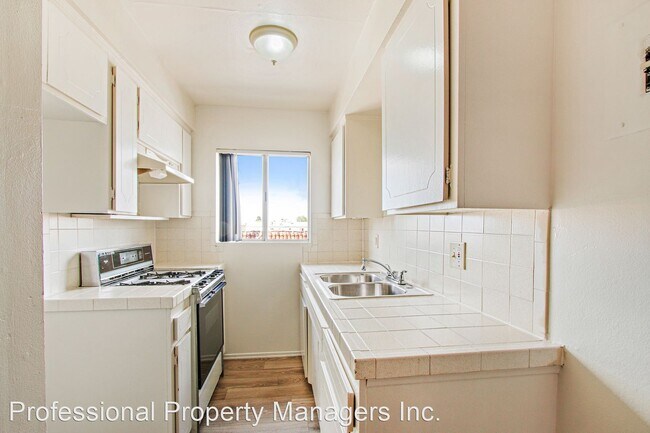 Foto del edificio - 14108 Doty Ave