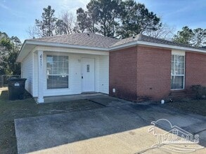 Building Photo - 8931 Forest Oak Dr