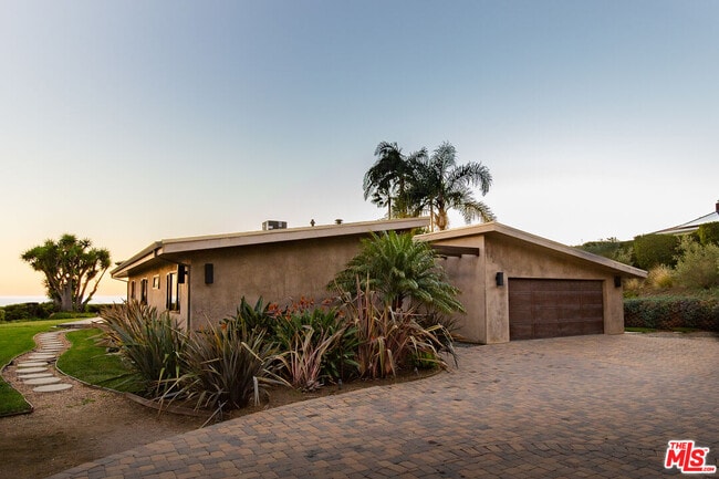 Building Photo - 20247 Piedra Chica Rd