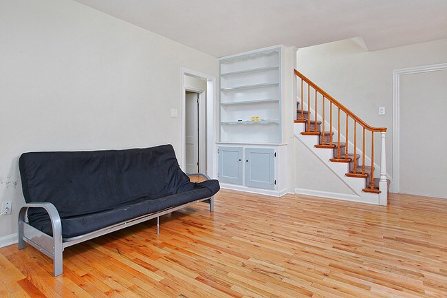 Building Photo - 409 Villanova Rd