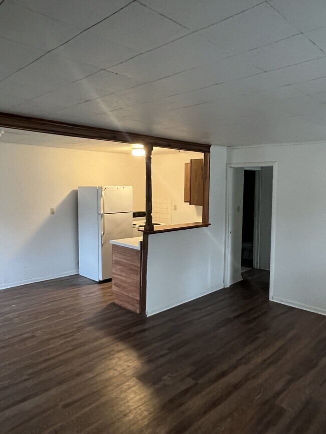 Foto del edificio - 10065 Main St