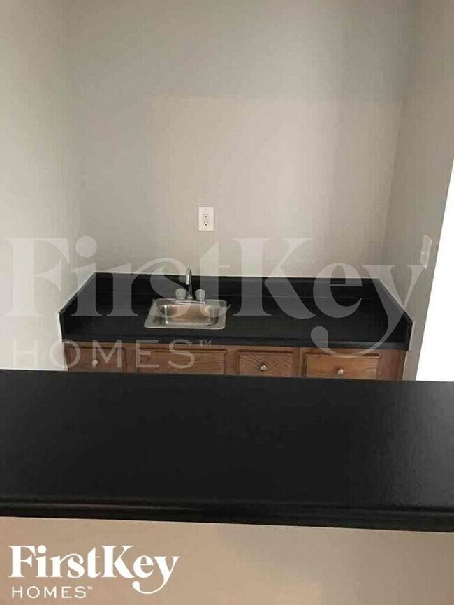 Foto del edificio - 6635 Greenbower Ln