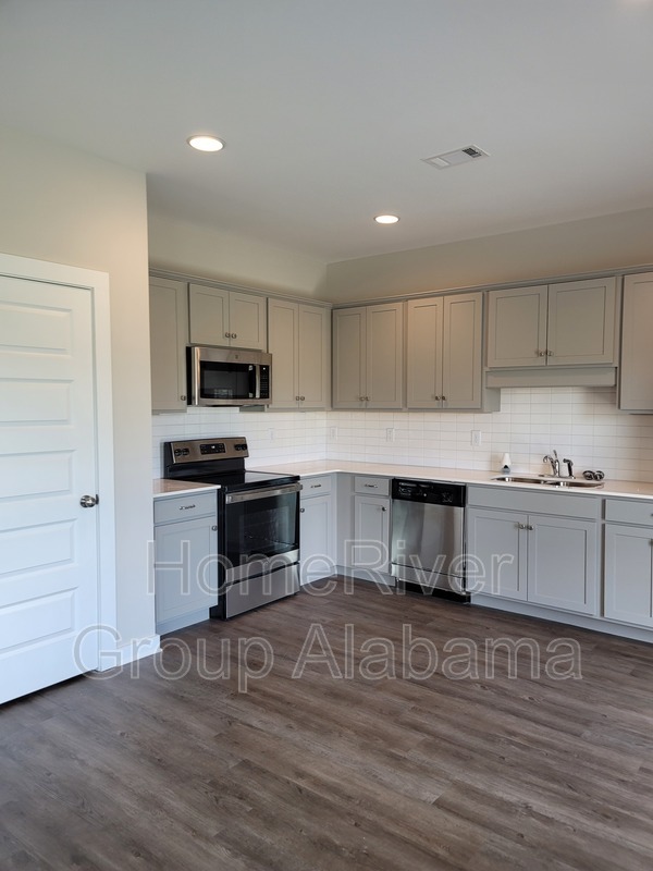 Building Photo - 14273 Sugarberry Ln