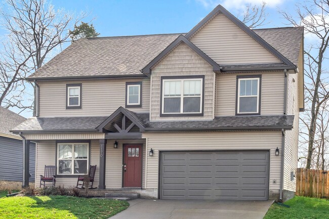Building Photo - Pet Friendly Four Bedroom!