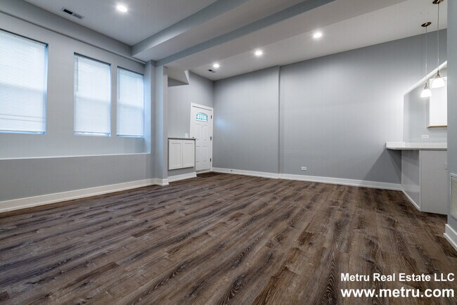 Building Photo - 3579 W McLean Ave