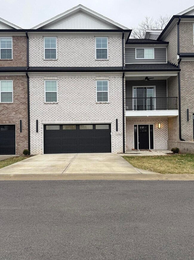 Foto del edificio - 3596 Harper Woods Ln