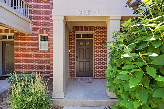 Building Photo - $2,895.95 -  3 Bed, 2.5 Bath Townhome in Denver with Attached Garage and Central AC!