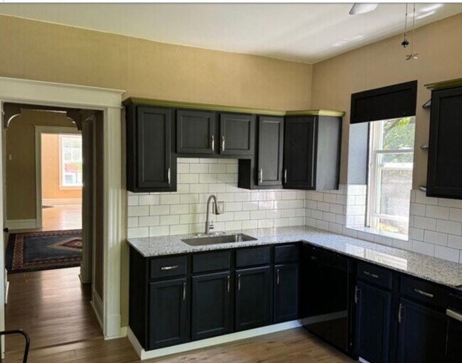 Foto del edificio - 3329-3331 Lemp