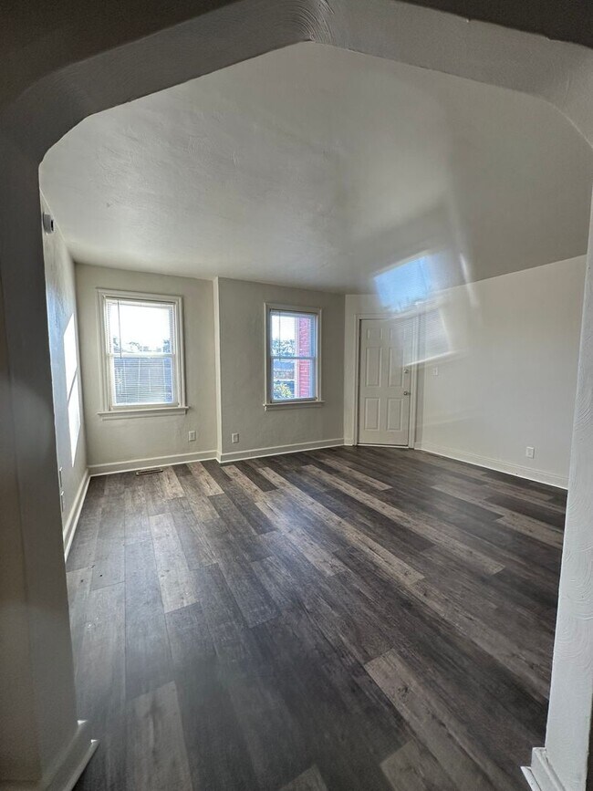 Foto del edificio - 1352 Little Bay Ave