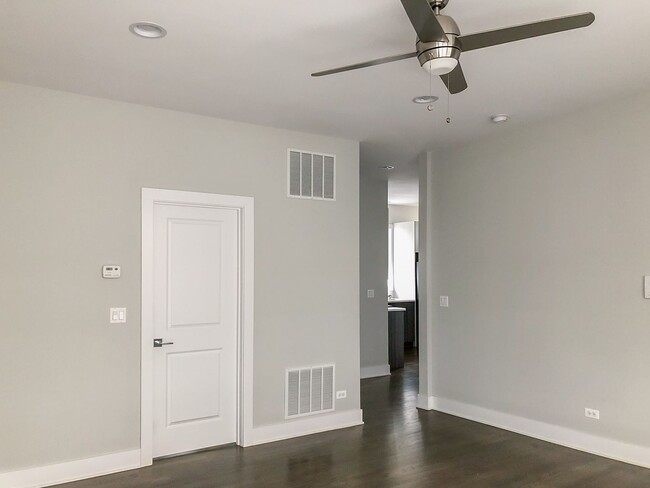 Foto del edificio - 2620 N Rockwell St