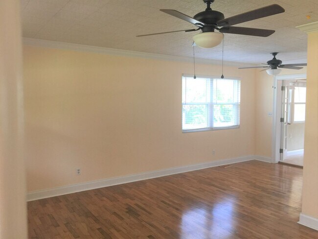 Foto del edificio - Spacious 3-Bedroom Home in Rio Vista - One...