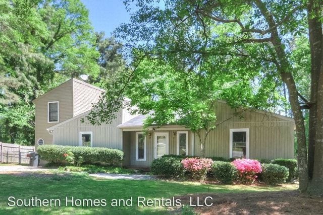 Primary Photo - 3 br, 2.5 bath House - 620 McKenzie Ct
