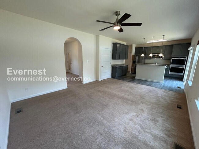 Building Photo - 102 Ridgeway St