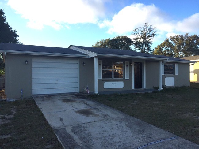 Foto del edificio - 9835 Rainbow Ln