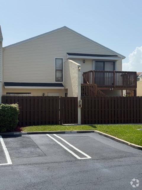 Building Photo - 641 Executive Center Dr