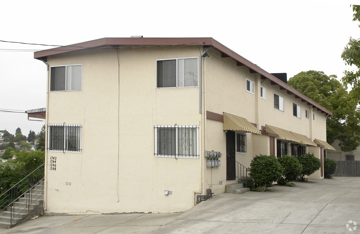 Foto principal - 1742-1748 E 24th St
