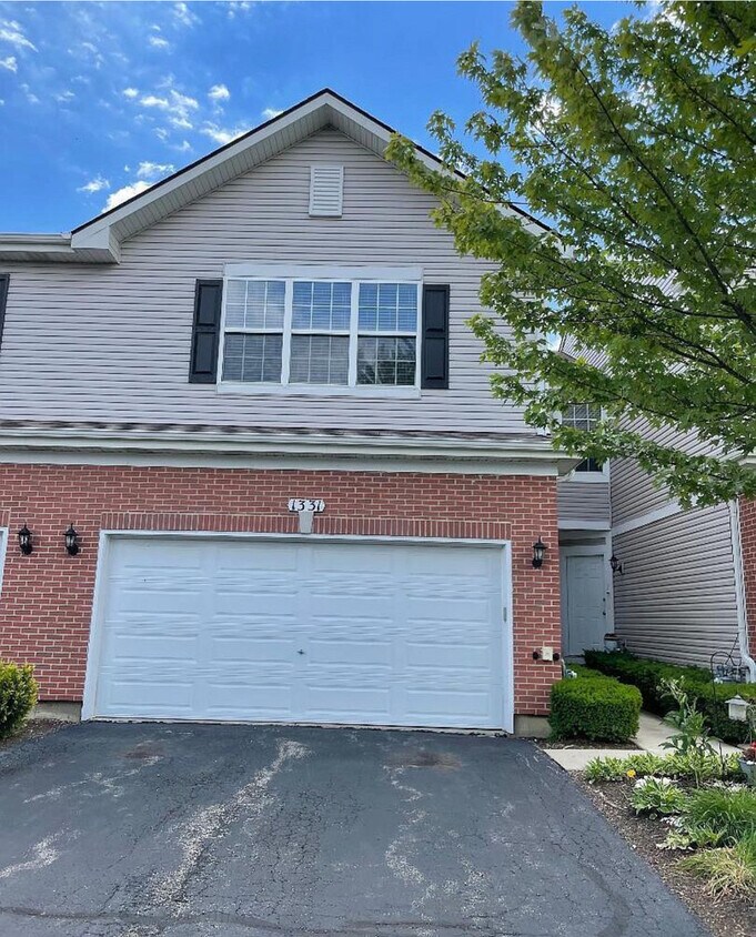 Primary Photo - 1331 Crane View Ct